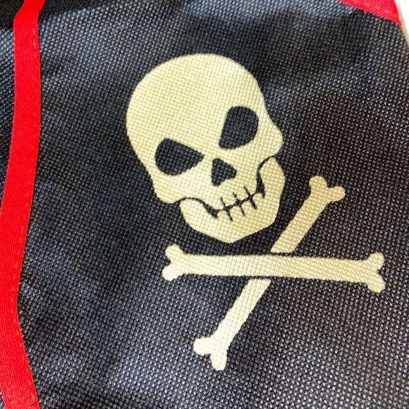 Child’s Pirate Costume (os) - Picture 6 of 8